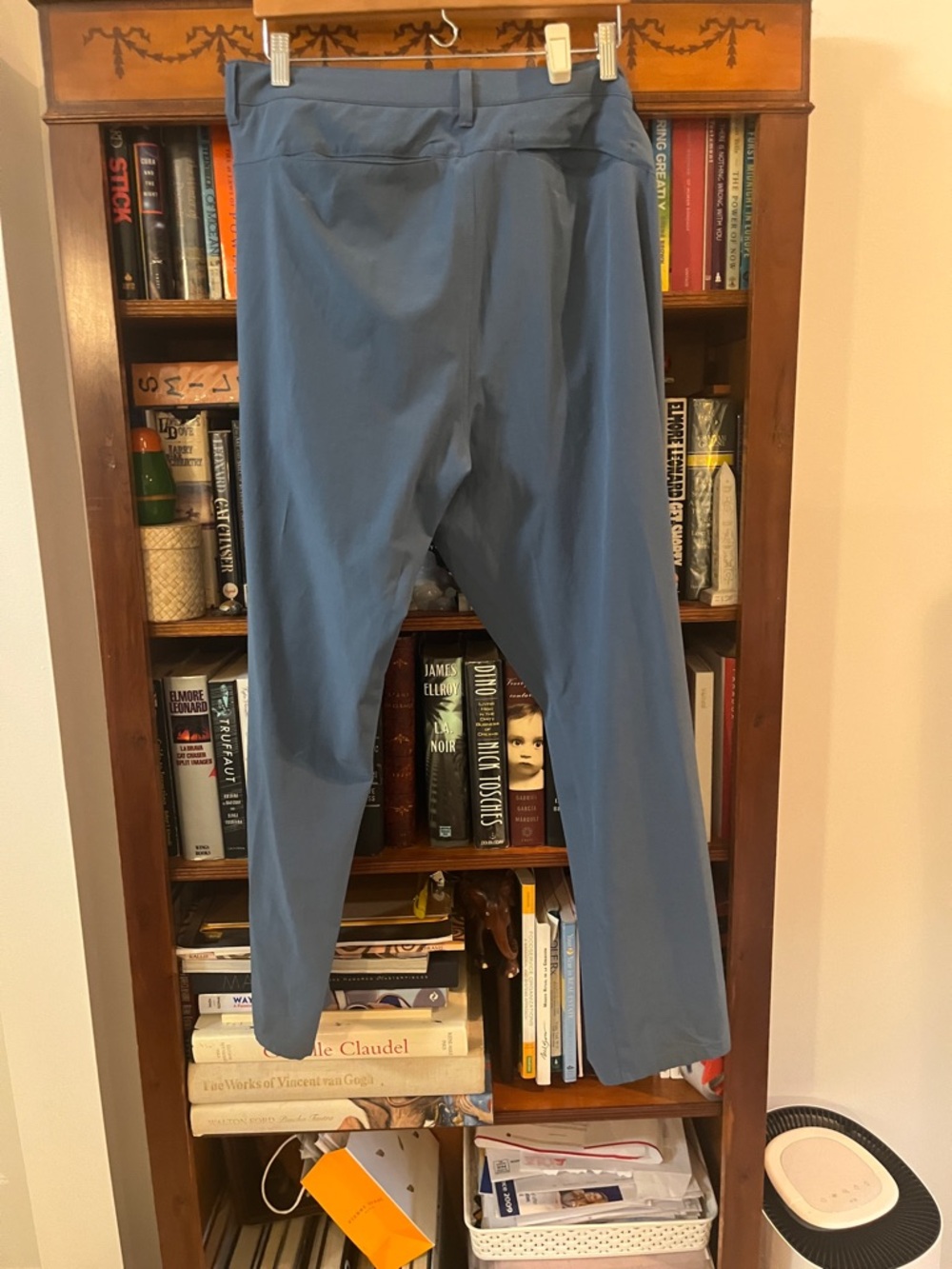 Vuori men’s Blue Stretch Travel Pants